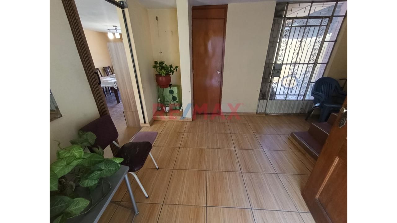 Casa En Venta Av. Principal - Jacobo Hunter - 19