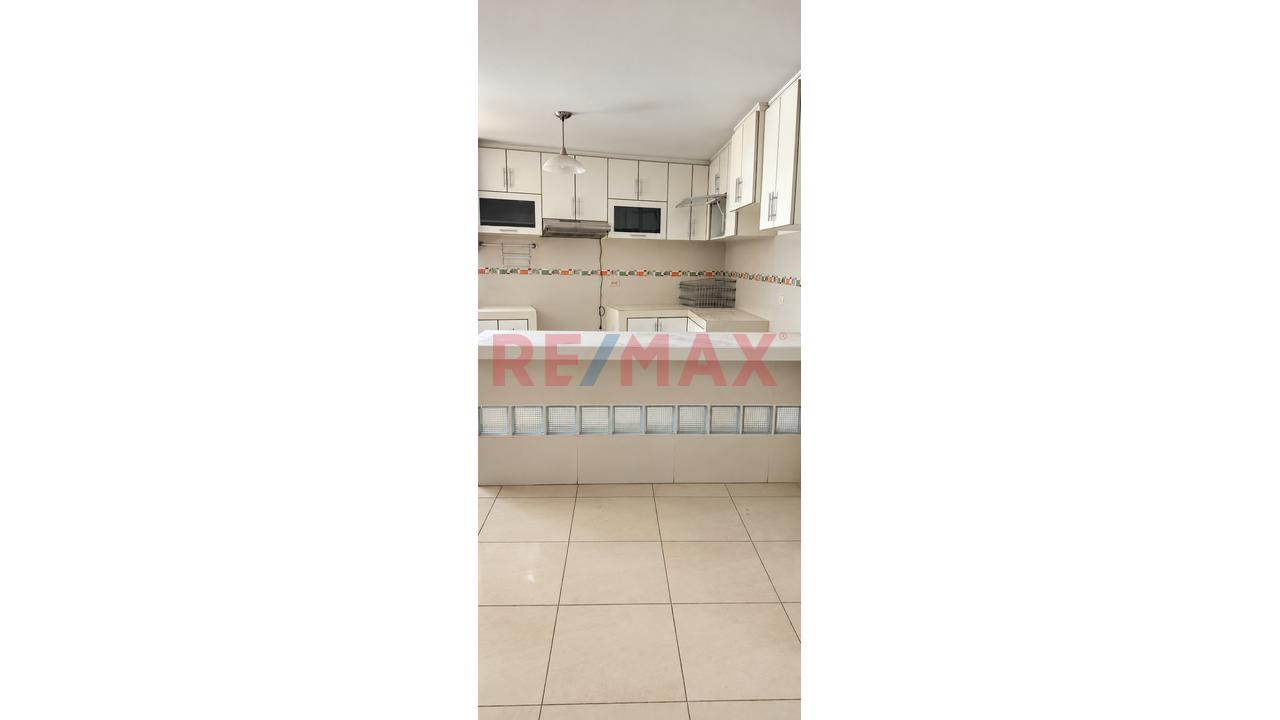 Se Alquila Oficina O Local Comercial En Tercer Piso - Socabaya - 8