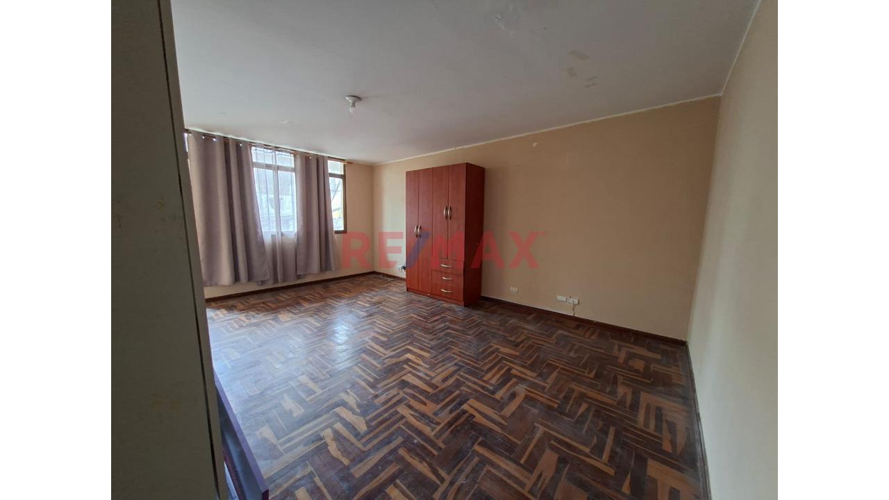 Alquiler De Departamento Para Estudio Profesional / Creativo A 1 Cuadra De Plaza San Miguel — foto 2