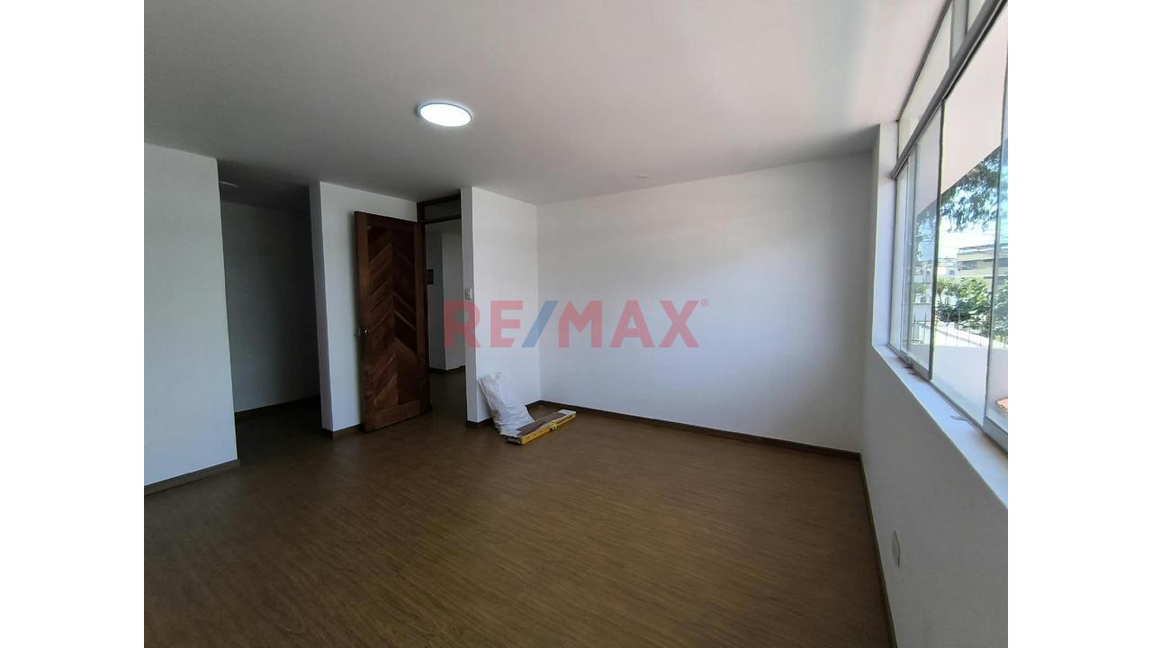 Casa De 2 Pisos En Alquiler En Chorrillos Urb Santa Leonor — foto 11