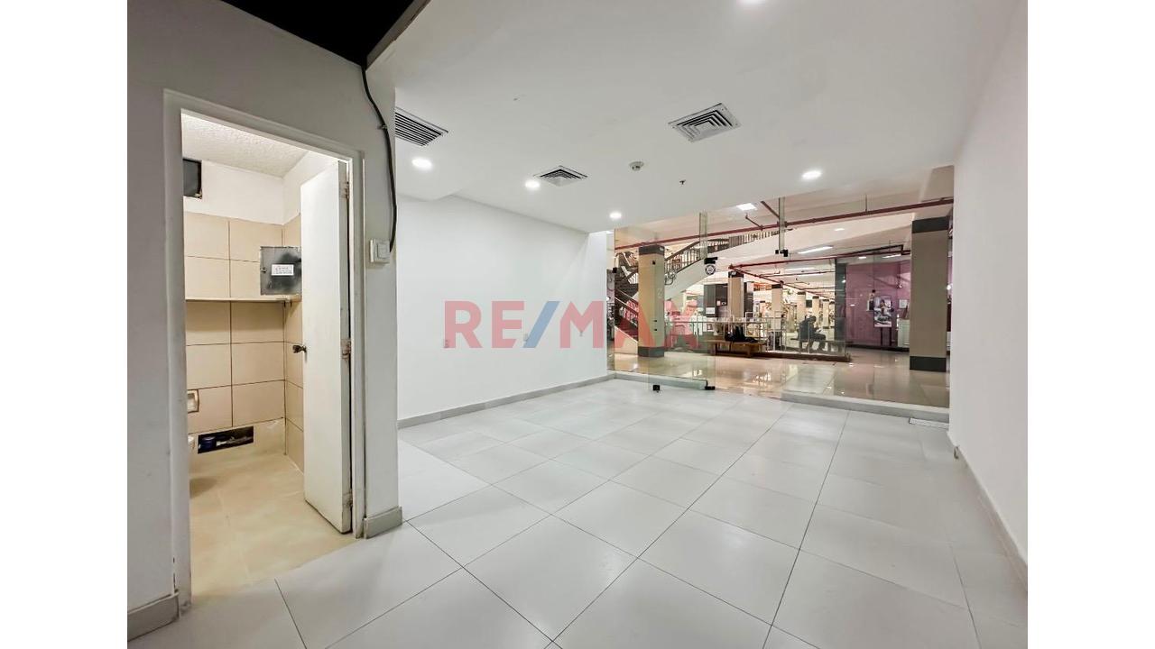 Alquiler De Local Comercial – Cc Caminos Del Inca, Chacarilla — foto 3