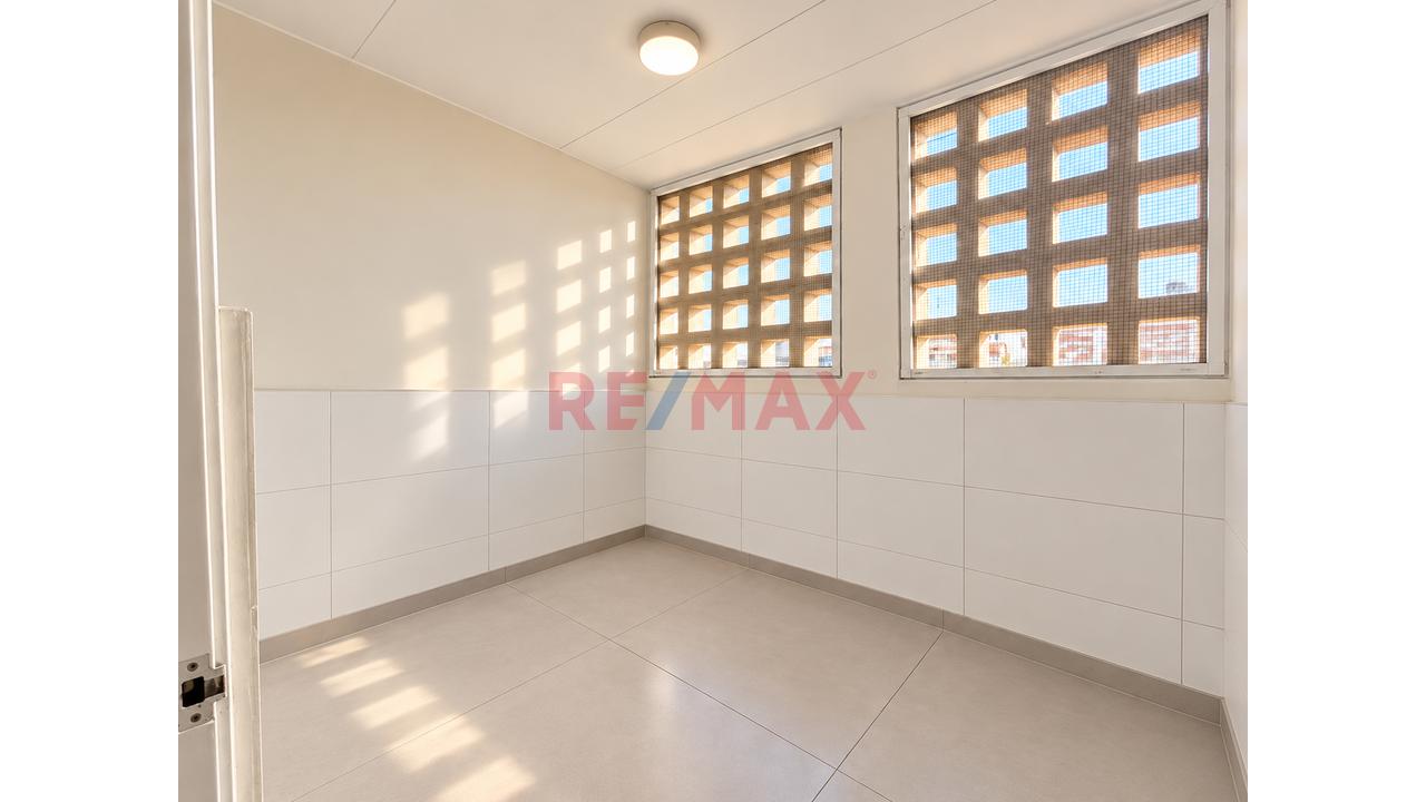 Oportunidad Dpto Venta En Las Torres De Limatambo- 3 Dor. + Cochera - 8