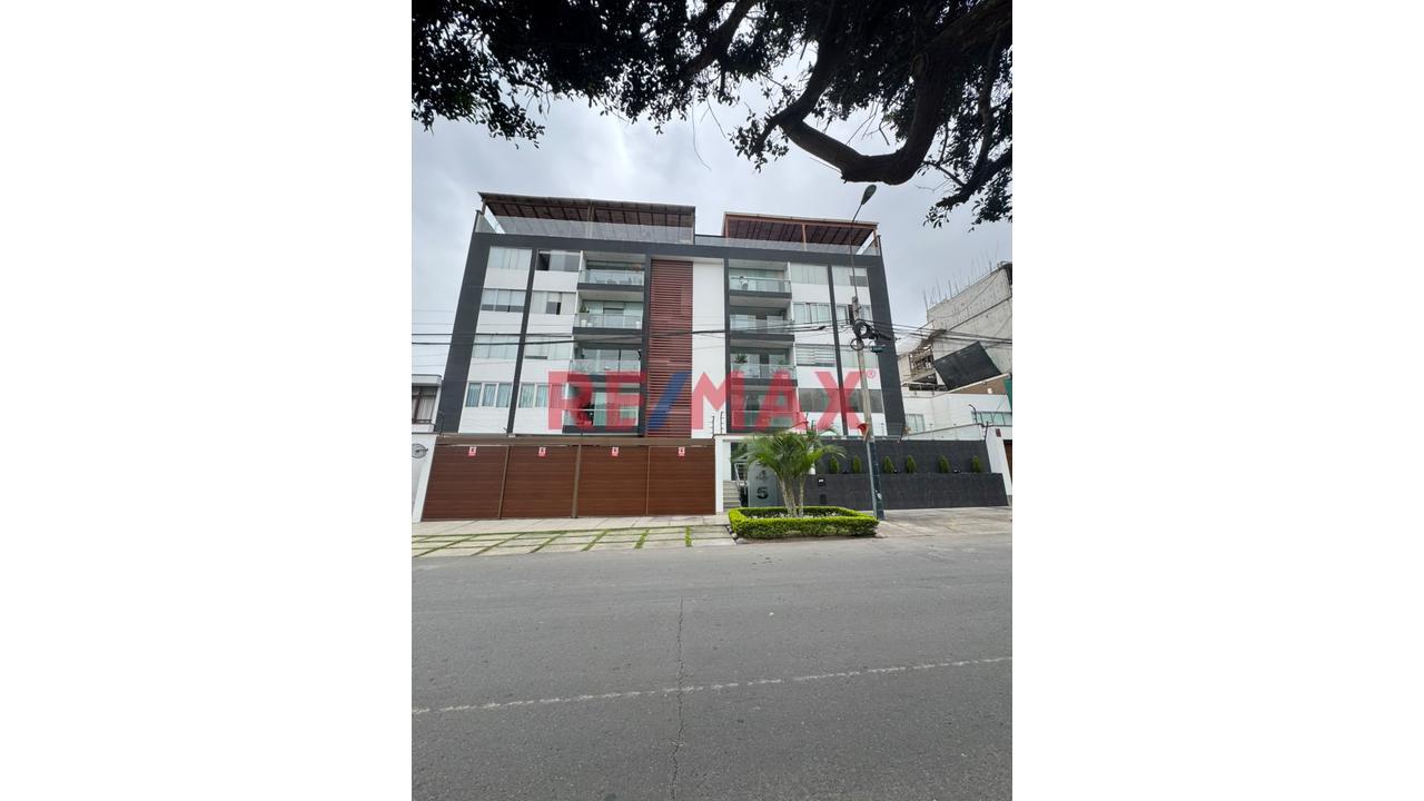 Amplio Departamento En Surco 120 M2