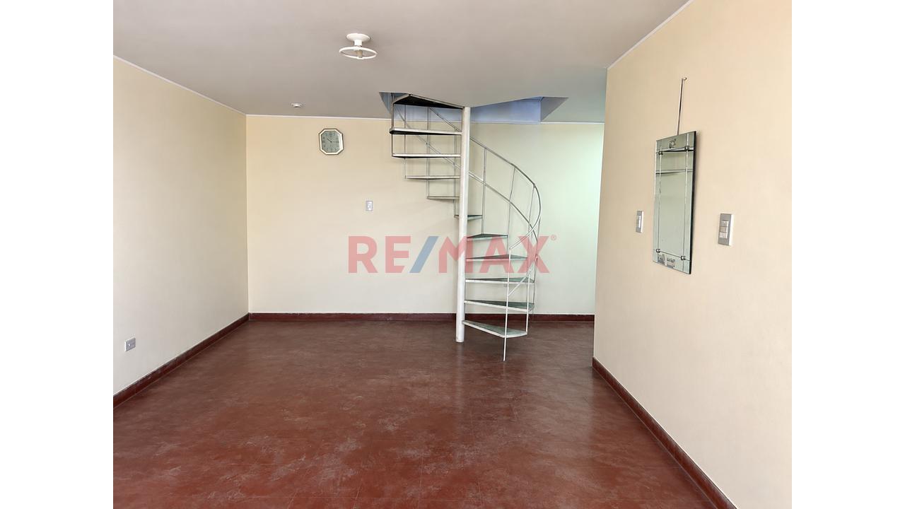 Se Venda Casa De 2 Pisos San Juan De Lurigancho A 2 Cdras De Av. Proceres. — foto 3