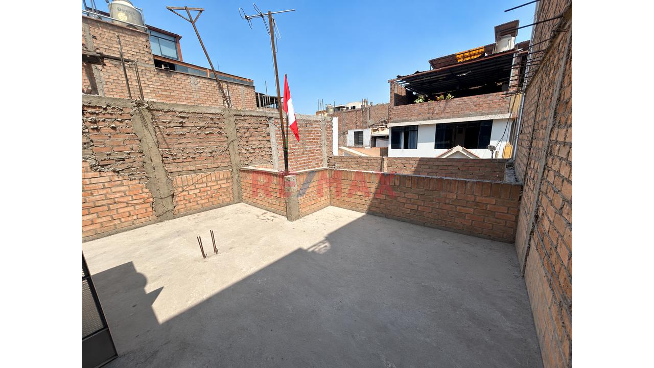 Se Venda Casa De 2 Pisos San Juan De Lurigancho A 2 Cdras De Av. Proceres. — foto 7