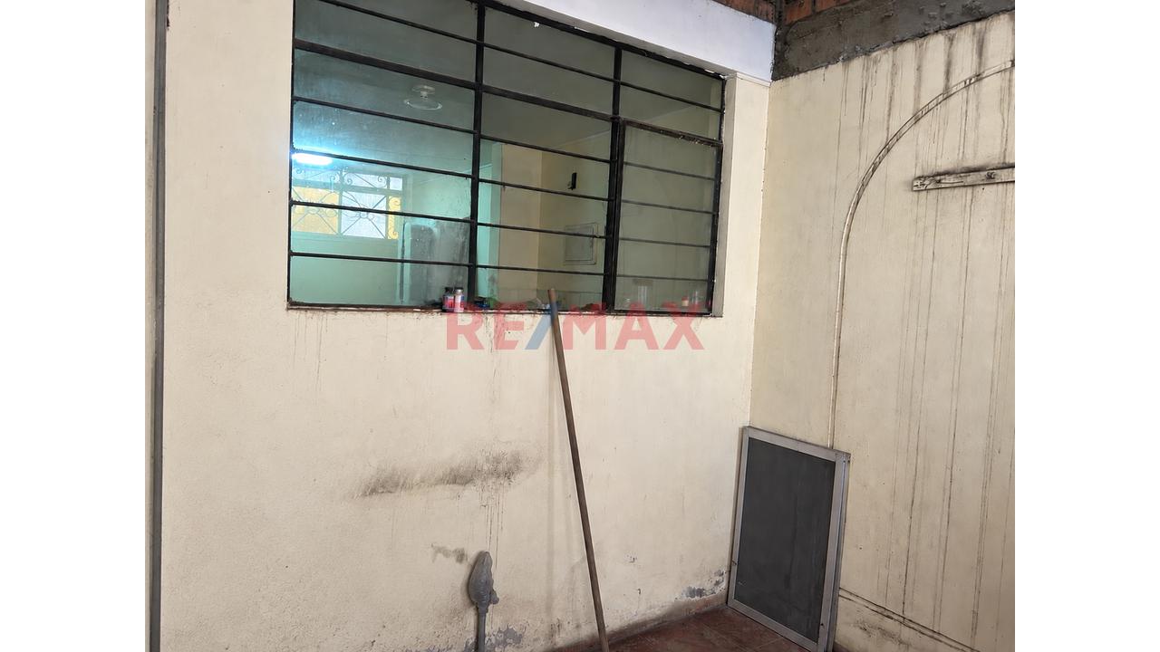 Se Venda Casa De 2 Pisos San Juan De Lurigancho A 2 Cdras De Av. Proceres. — foto 8