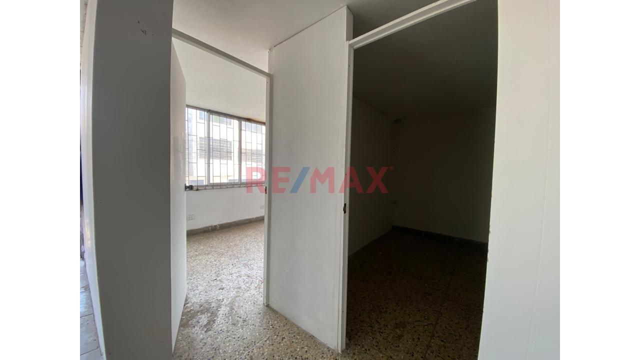 Edificio Multifuncional Y Comercial En Av A 3 Cuadras Del Mall Aventura En Zarate San Juan De Lurigancho — foto 13