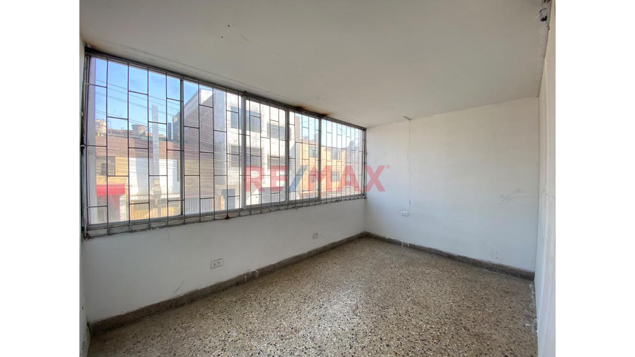 Edificio Multifuncional Y Comercial En Av A 3 Cuadras Del Mall Aventura En Zarate San Juan De Lurigancho — foto 12