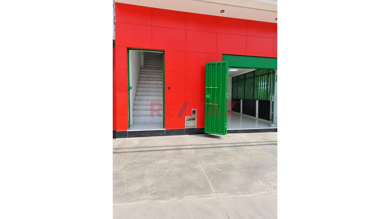 🔥 Local Comercial De 3 Pisos En Alquiler – En Plena Avenida - Pachacutec 🔥 - 2
