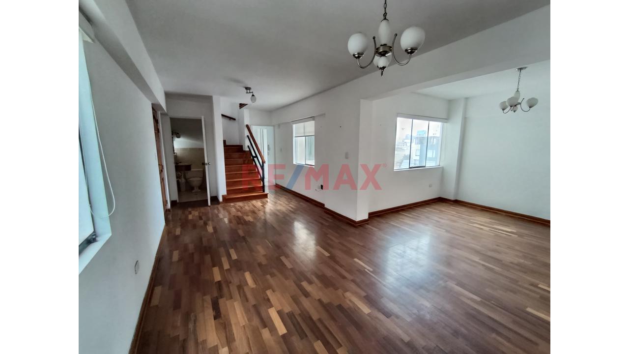 Vendo Hermoso Duplex Con Cochera En San Borja