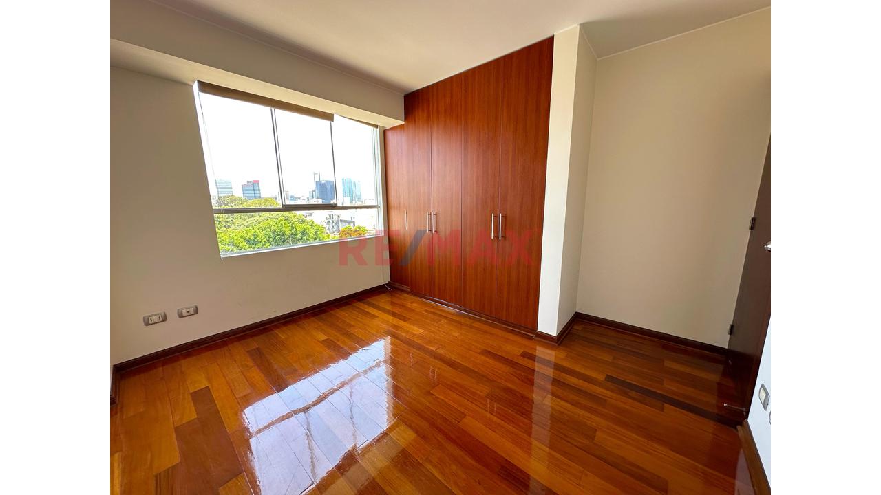 Exclusivo Departamento Con Amplia Terraza En San Isidro – 157.80 M² - Ascensor Directo — foto 5