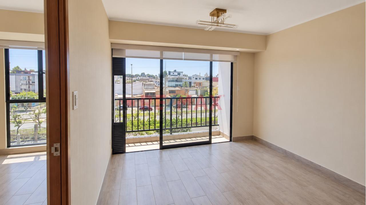 Alquilo Departamento Nuevo De Tres Habitaciones Más Cochera En Av. Angamos Cuadra 26, A Dos Cuadras De Caminos Del Inca (Al Costado De Neoplasicas) — foto 4