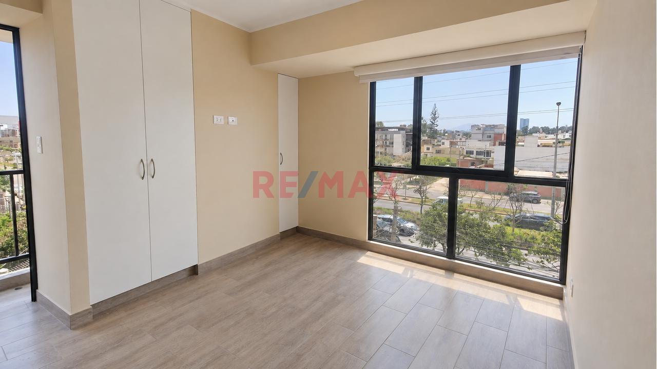 Alquilo Departamento Nuevo De Tres Habitaciones Más Cochera En Av. Angamos Cuadra 26, A Dos Cuadras De Caminos Del Inca (Al Costado De Neoplasicas) — foto 3