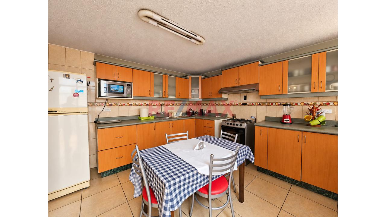 Casa En Venta En Surquillo