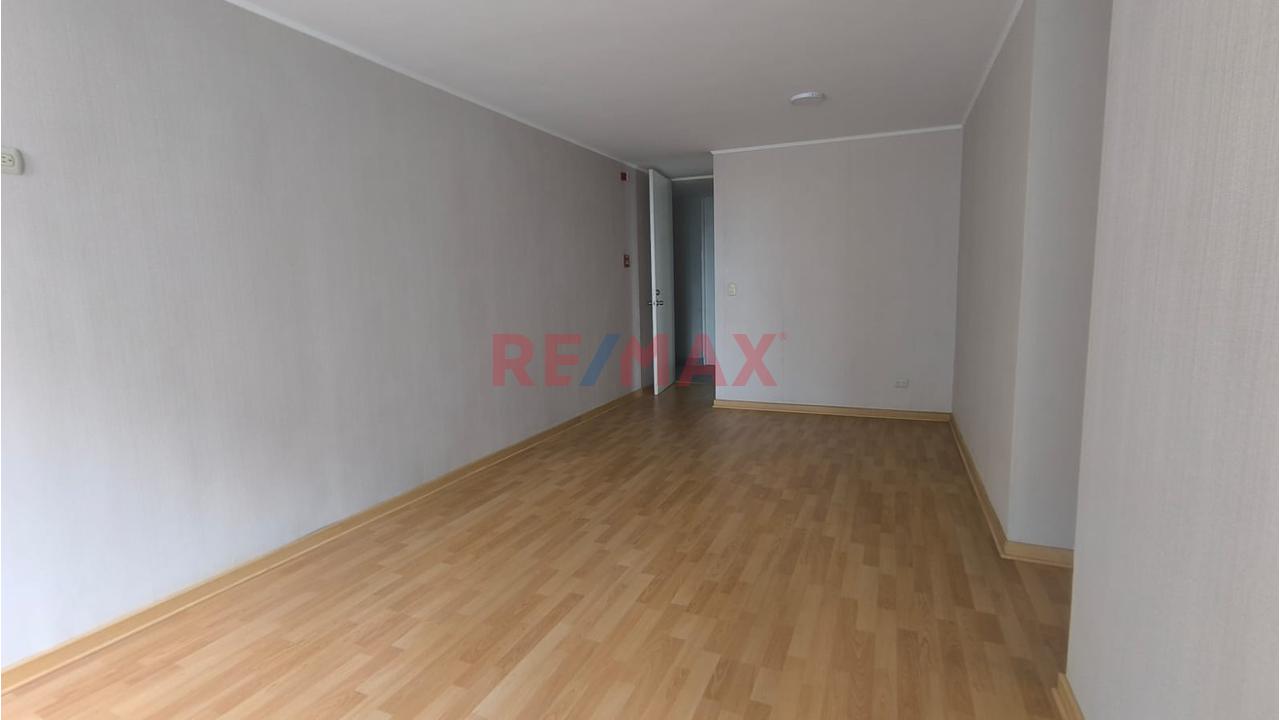 Vendo Moderno Departamento En Piso 6 - El Agustino - 9