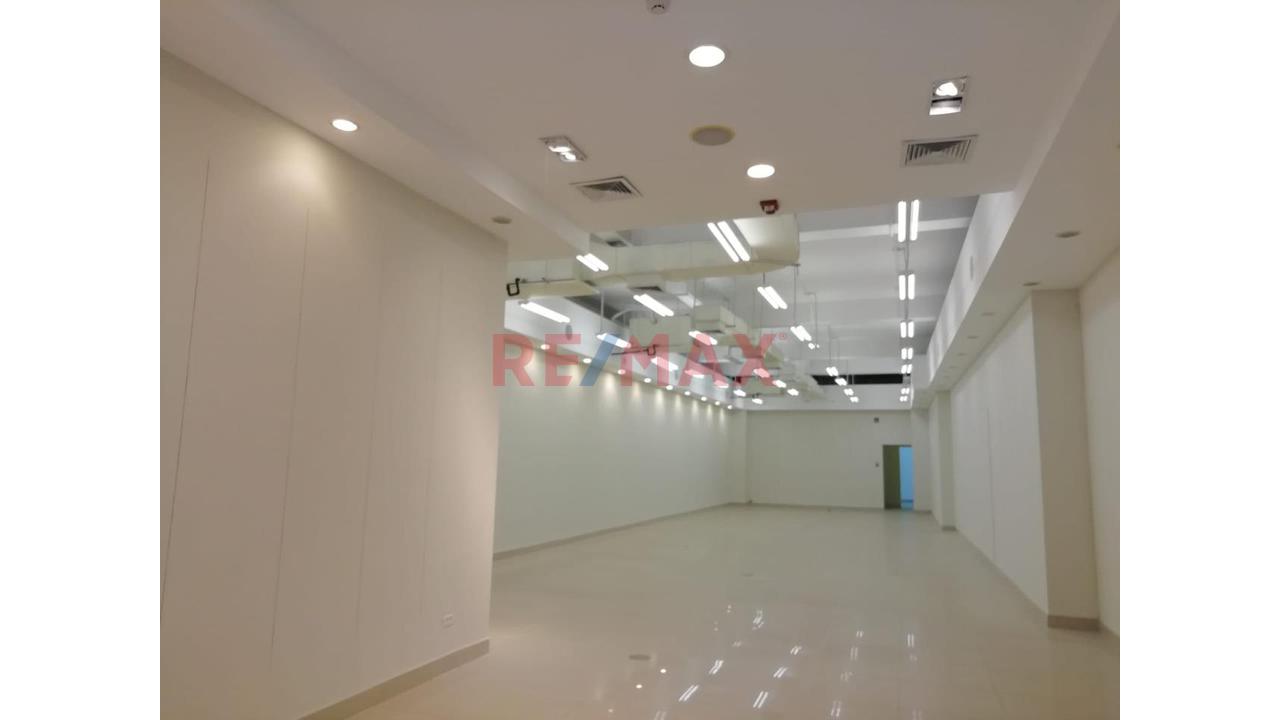 Se Alquila Local Comercial De 237 A Media Cuadra De Plaza De Armas - Chepen (Opcional Alquilar 2Do Nivel A 3500 Soles Adicional) - 3