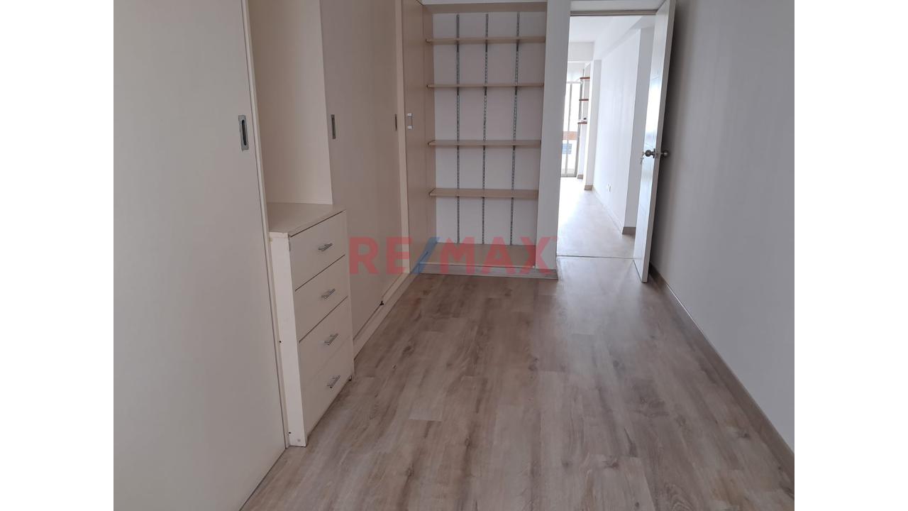 Alquilo Exclusivo Departamento Frente Al Lima Cricket & Football Club En Magdalena - 17