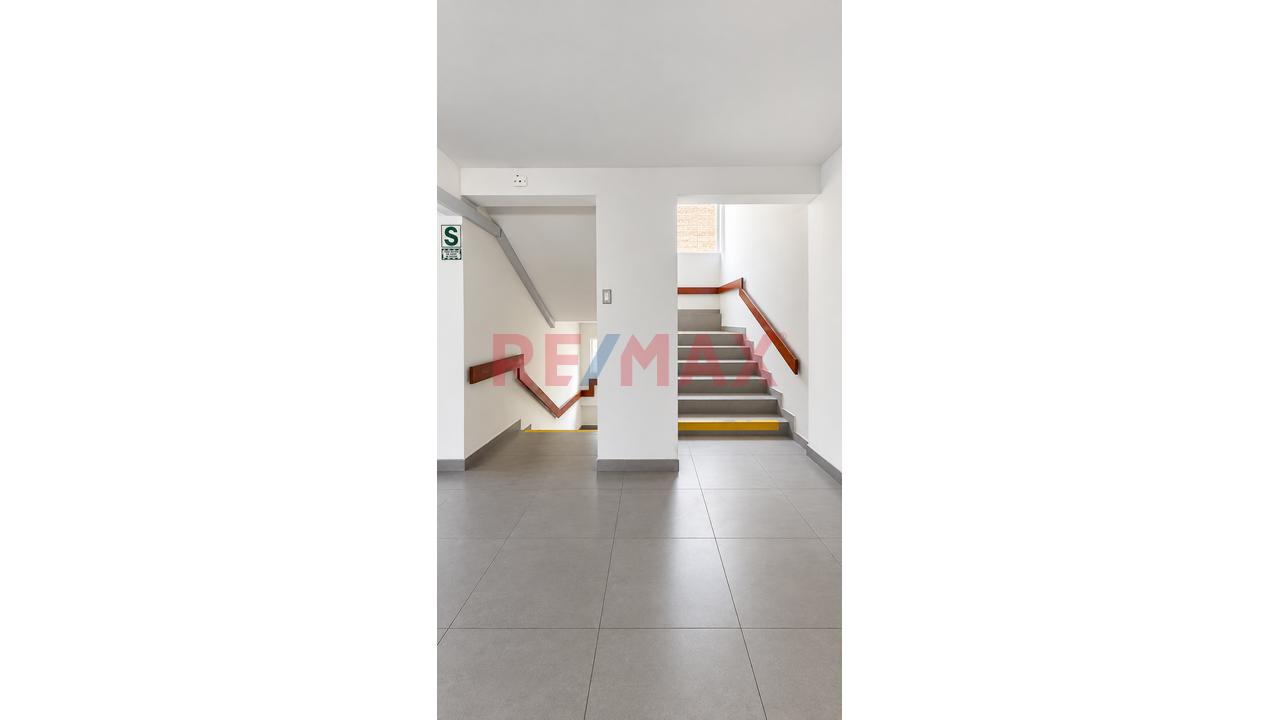 Edificio Institucional Y Comercial En Alquiler - 6