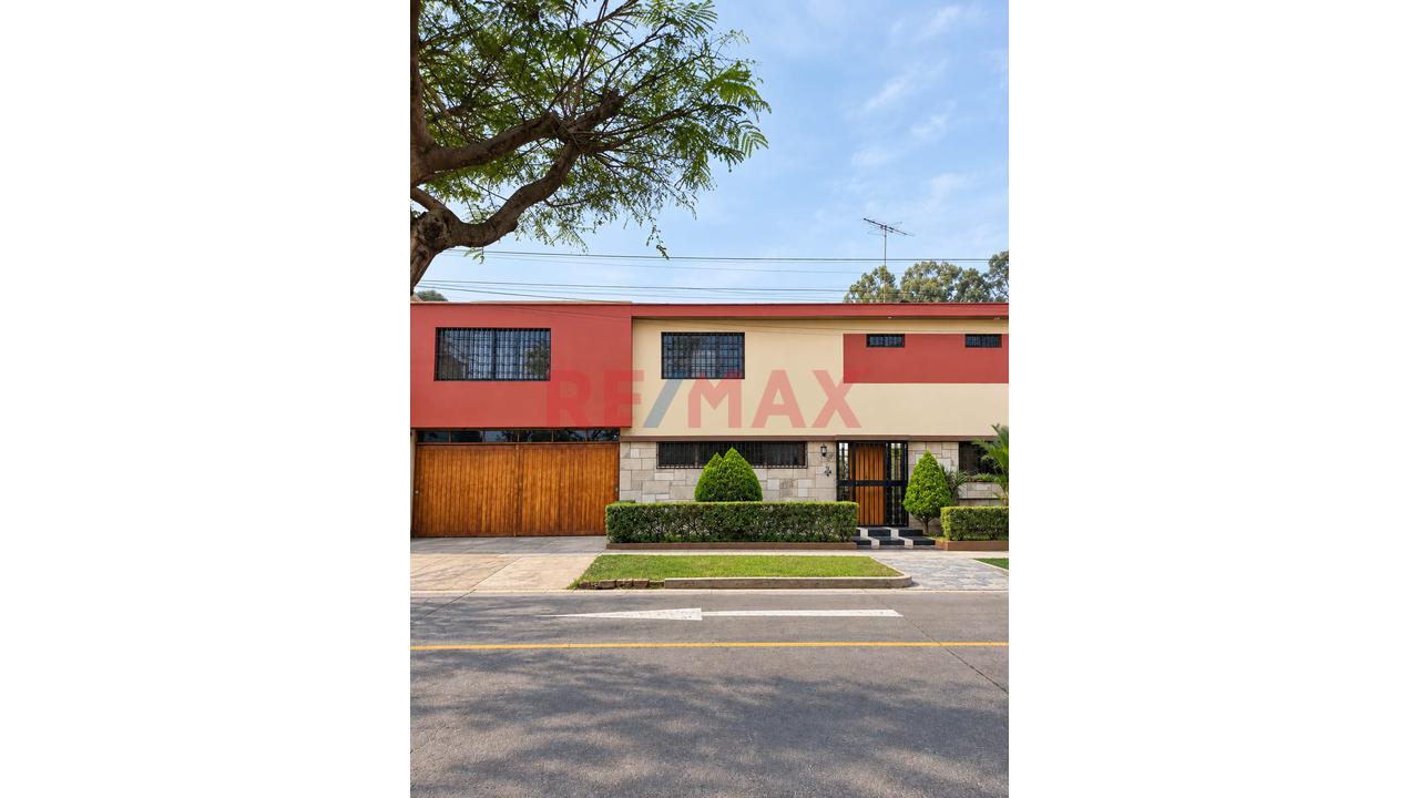 Casa En Venta 410Metros - Surco - Calle Galeano