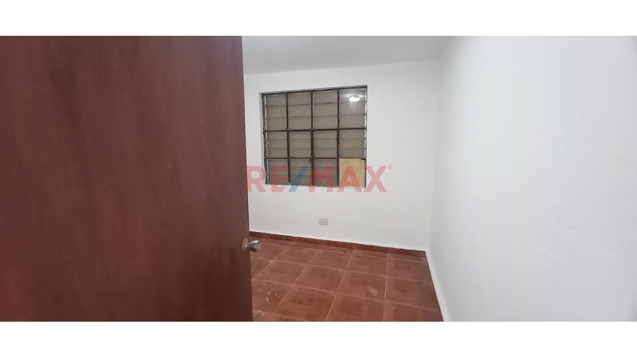 Local Comercial En Alquiler - Ves - 17