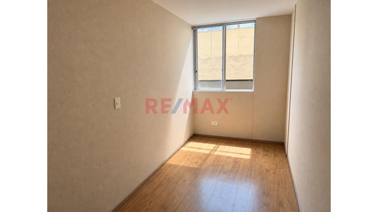 Acogedor Departamento De 2 Dormitorios En El Rimac - 2