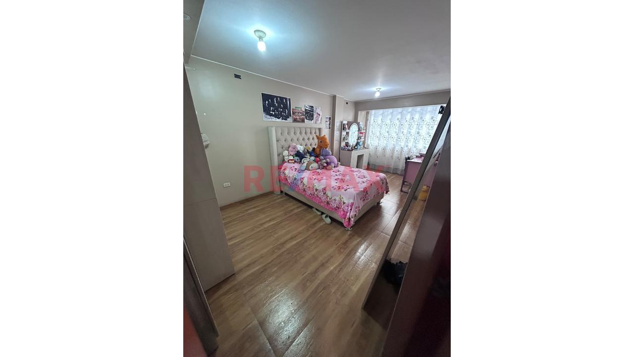 Se Vende Casa De 90 M2 Upis Huascar - 17