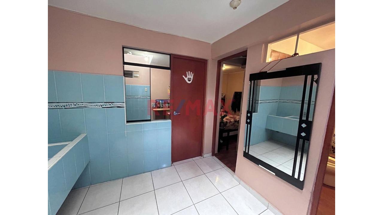 Se Vende Casa De 90 M2 Upis Huascar - 3