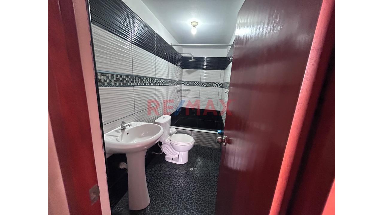 Se Vende Casa De 90 M2 Upis Huascar - 18