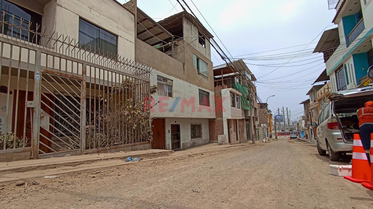 Venta De Casa Como Terreno En Villa Maria Del Triunfo - 7