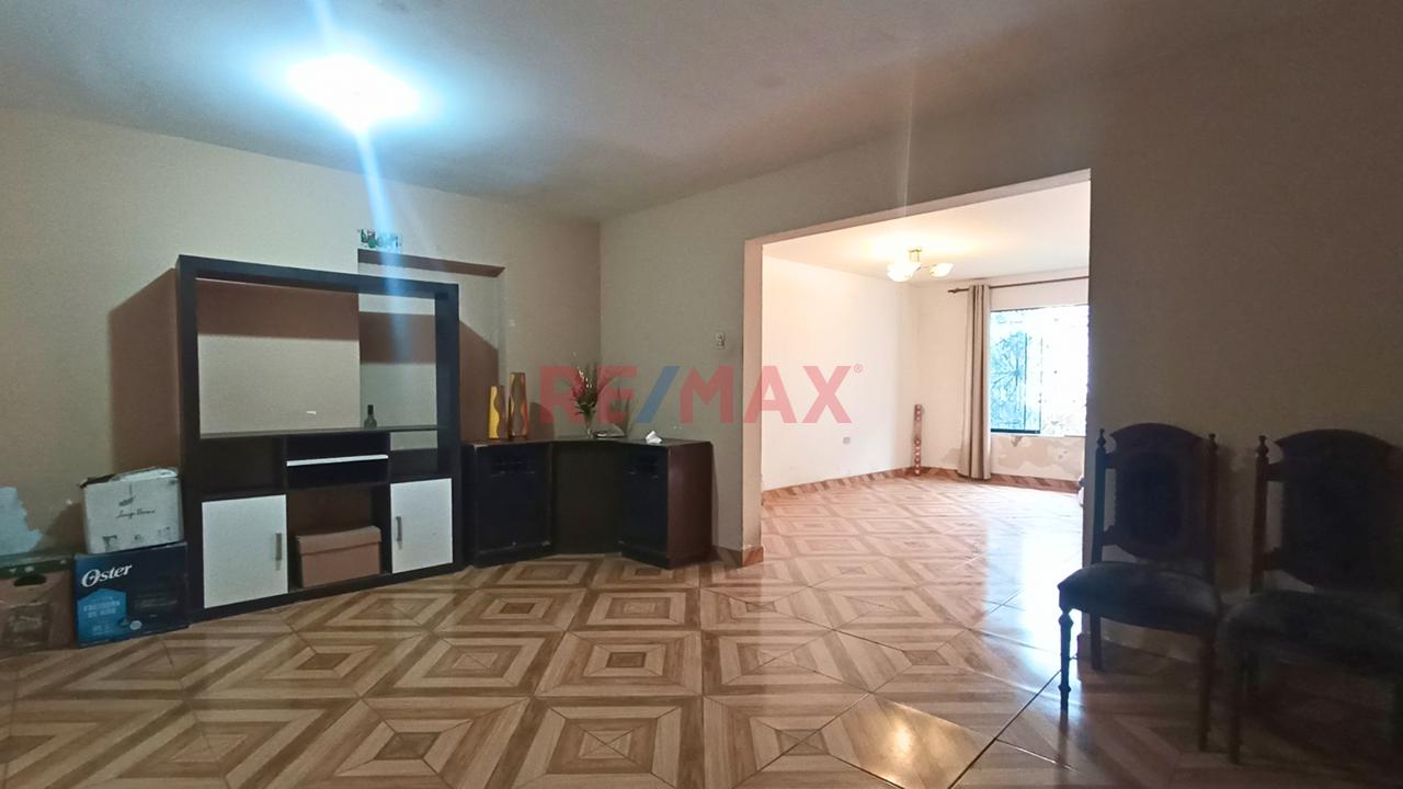 Venta De Casa Como Terreno En Villa Maria Del Triunfo - 3
