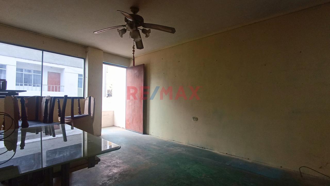 Venta De Casa Como Terreno En Villa Maria Del Triunfo - 5