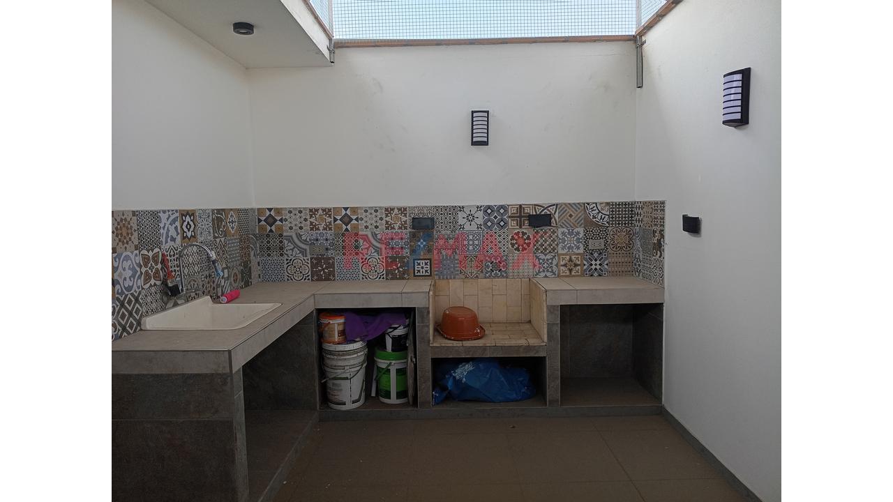 Se Alquila Un Departamento Duplex En Urbanizacion La Alborada En Comas — foto 13