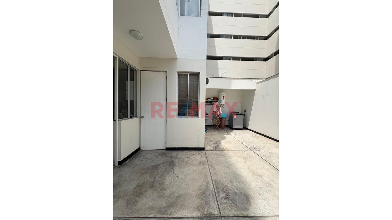 ✨ Amplio Departamento En 1Er Piso Con Terraza Y Patio | Miraflores - 12