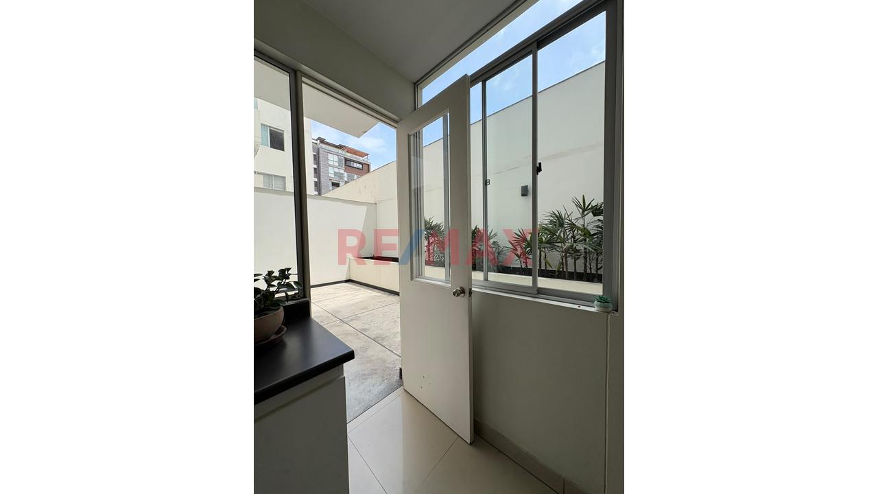 ✨ Amplio Departamento En 1Er Piso Con Terraza Y Patio | Miraflores - 11