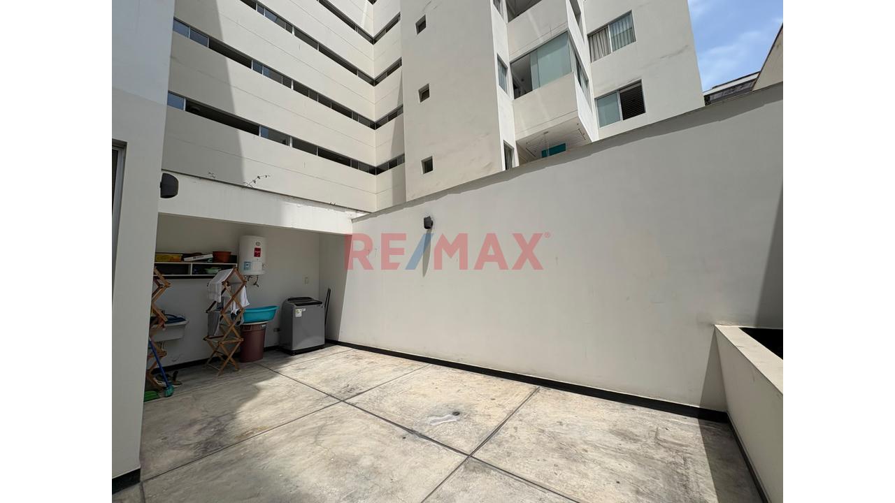 ✨ Amplio Departamento En 1Er Piso Con Terraza Y Patio | Miraflores - 13