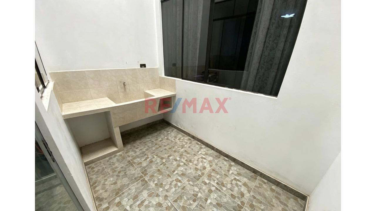 Casa De 2 Pisos Más Azotea En Venta Urbanizacion La Purisima Chiclayo - 6