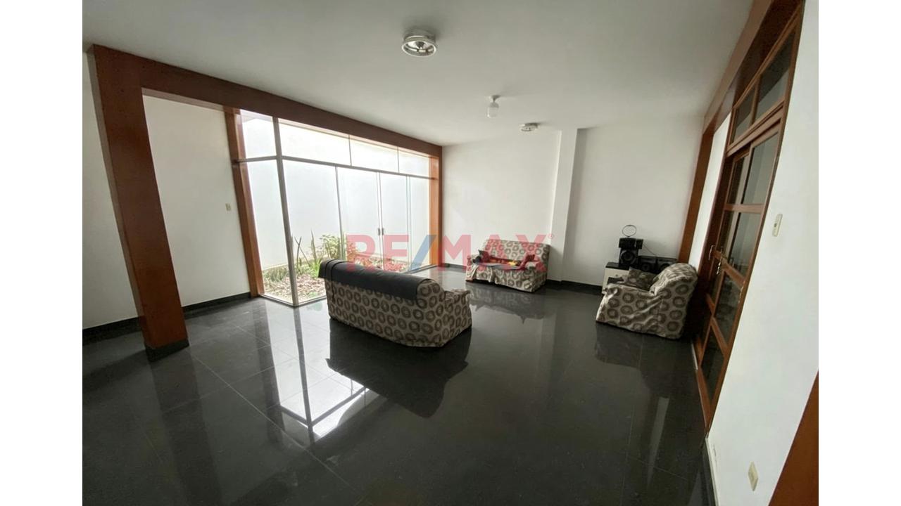 Casa De 2 Pisos Más Azotea En Venta Urbanizacion La Purisima Chiclayo - 7