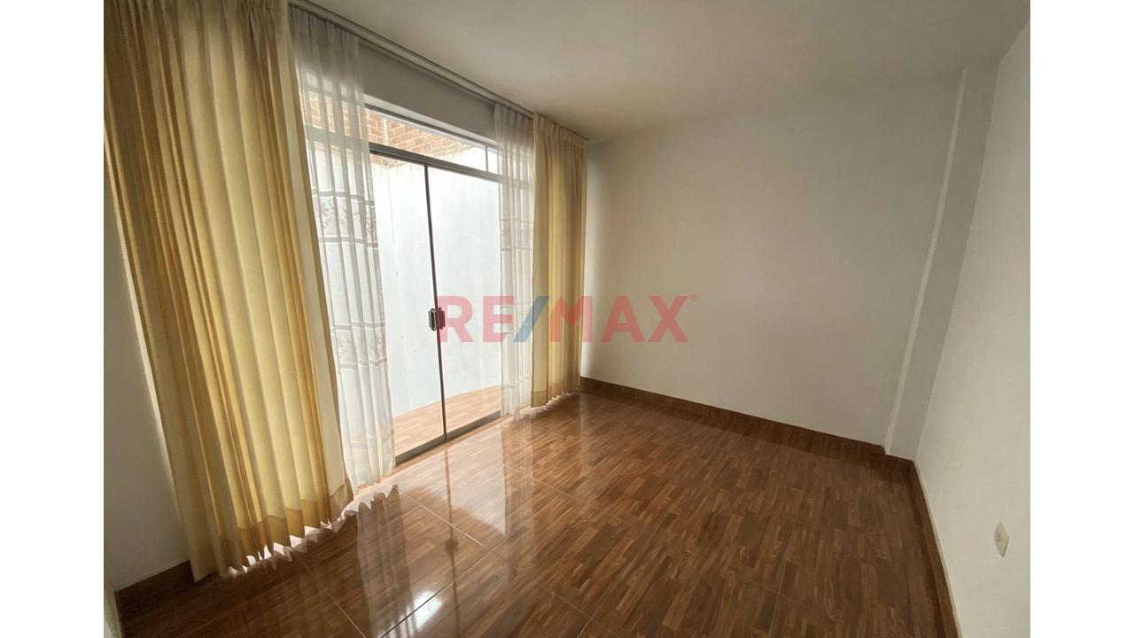 Casa De 2 Pisos Más Azotea En Venta Urbanizacion La Purisima Chiclayo - 15
