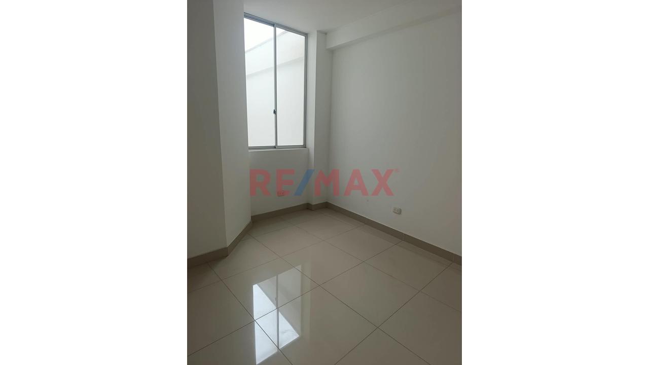 🔥 ¡S/1,150 Y Es Tu Nuevo Hogar! 3.º Piso | 2 Habitaciones | 12 Av. Central Sjl - 7