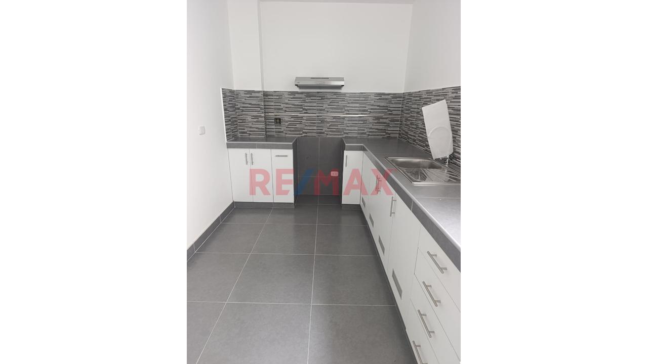 🔥 ¡S/1,150 Y Es Tu Nuevo Hogar! 3.º Piso | 2 Habitaciones | 12 Av. Central Sjl - 10