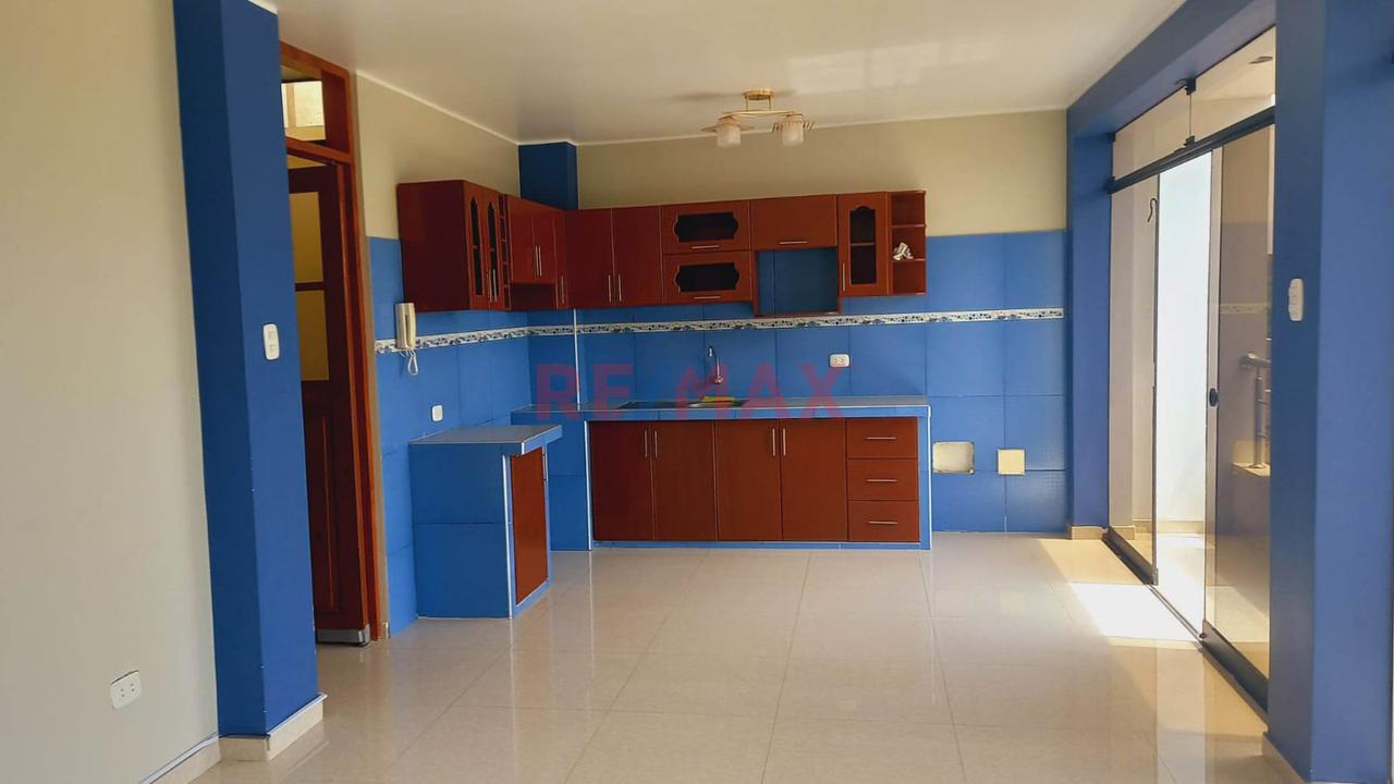 Se Alquila Departamento De 90 M2, 3Er Piso, Ubicado En La Urbanización El Haras — foto 2