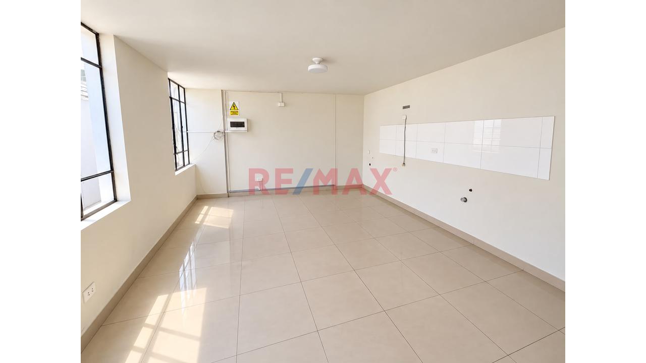 Alquiler De Local Comercial U Oficina 150 M² En Esquina A Una Cuadra De Av. Trinidad Morán - 4
