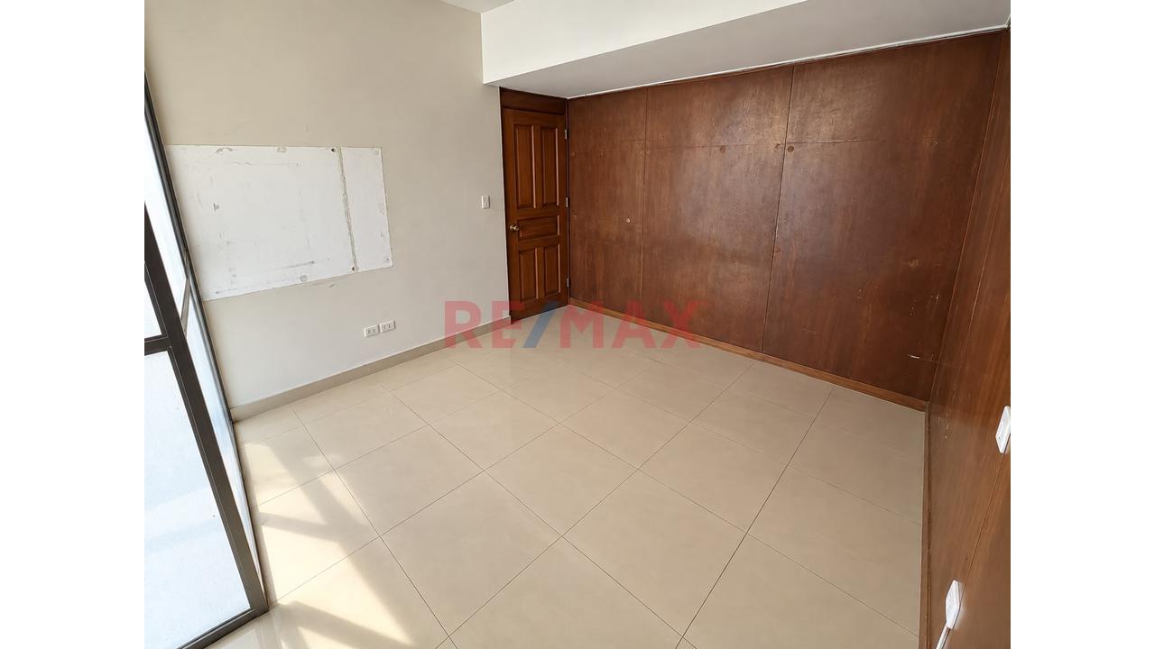 Alquiler De Local Comercial U Oficina 150 M² En Esquina A Una Cuadra De Av. Trinidad Morán - 5