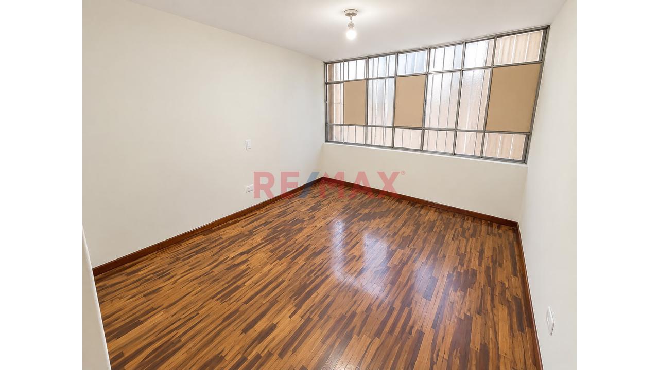 Alquiler De Local Comercial U Oficina 150 M² En Esquina A Una Cuadra De Av. Trinidad Morán - 8