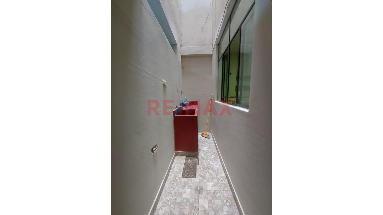 Se Alquila Amplio Departamento En Primer Piso En El Distrito De Comas - 15