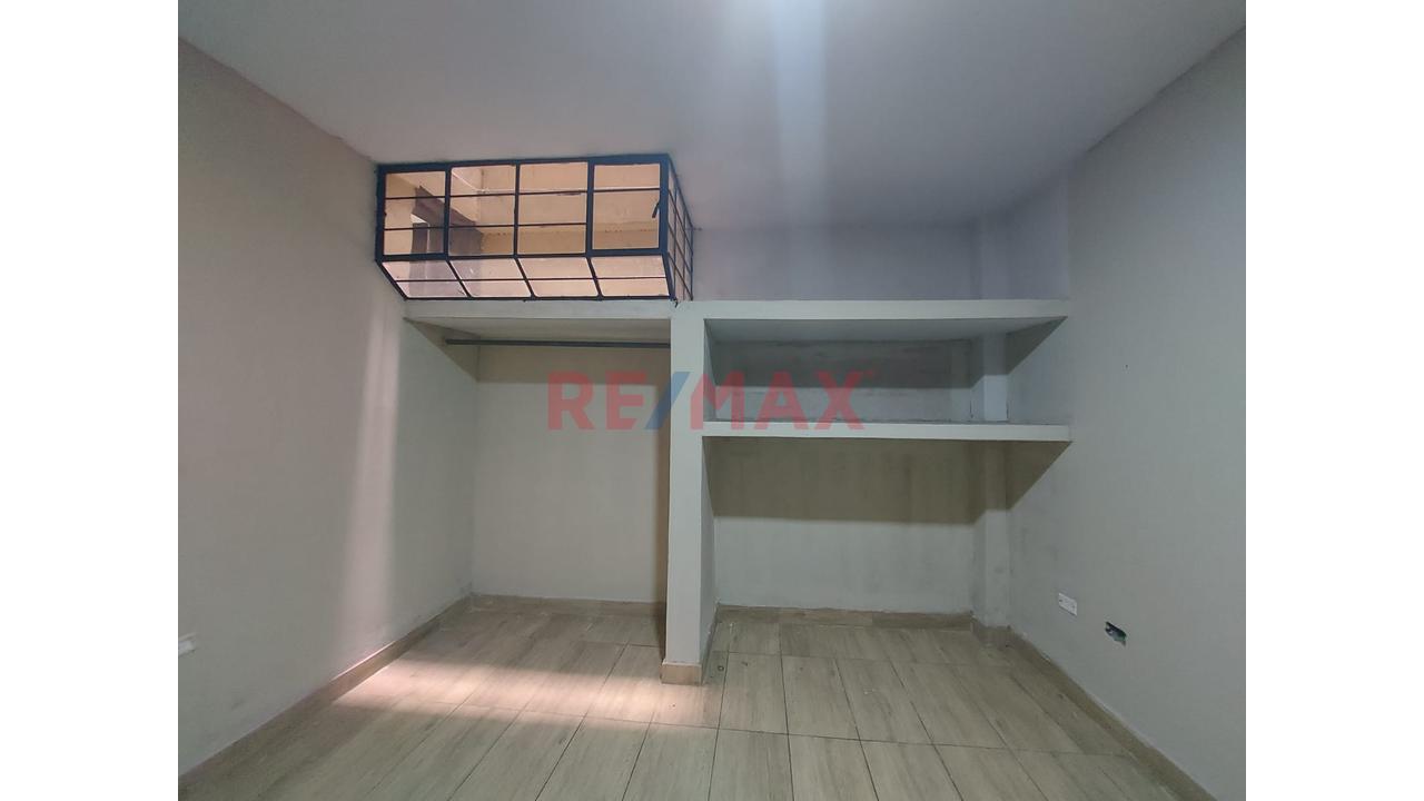 Se Alquila Amplio Departamento En Primer Piso En El Distrito De Comas - 9