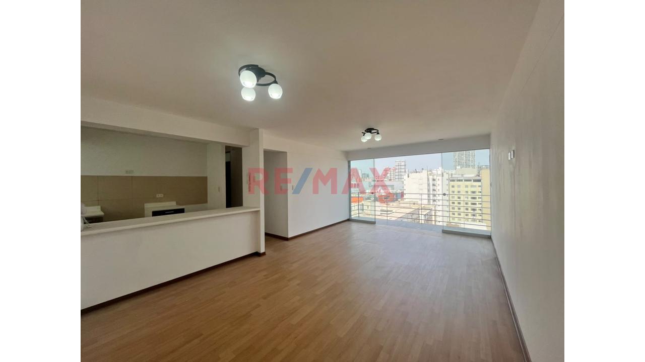 Venta De Departamento En Breña - 9