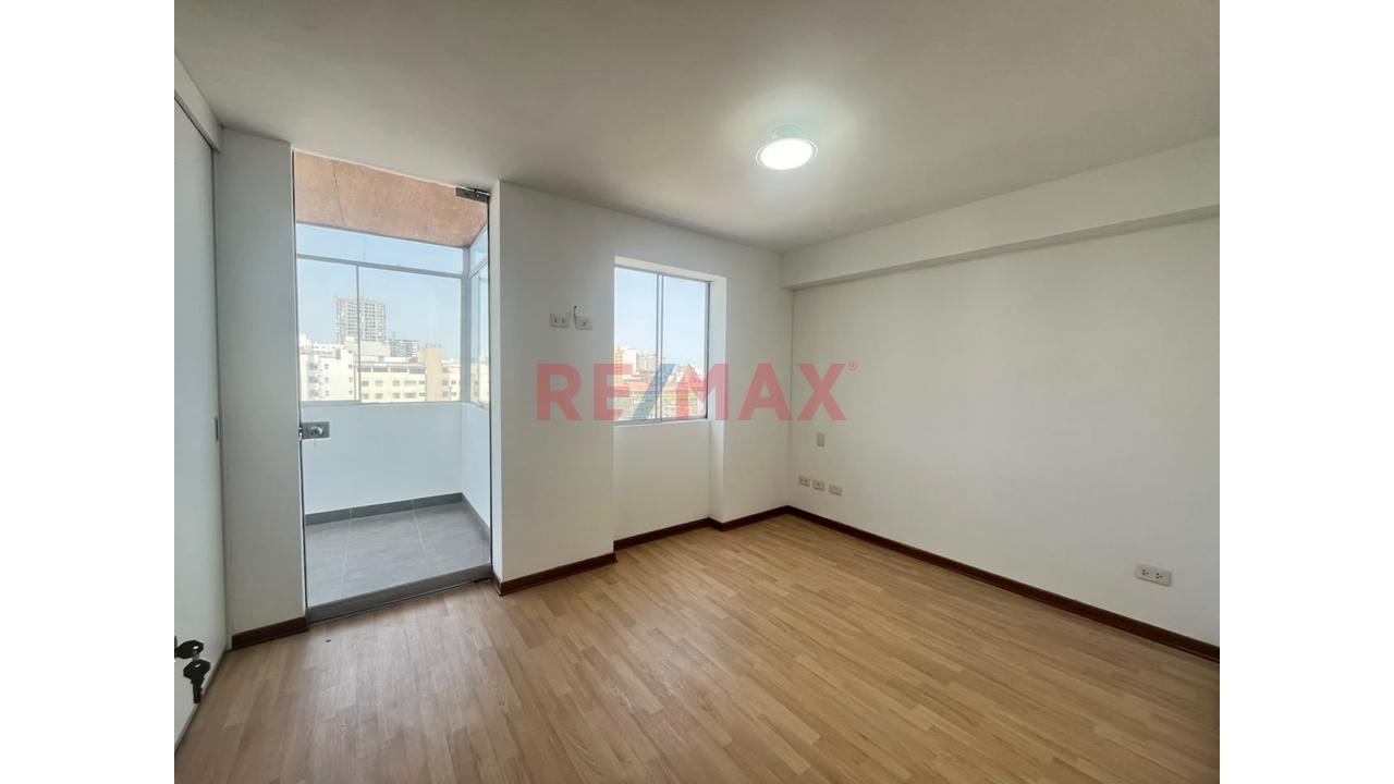 Venta De Departamento En Breña - 11