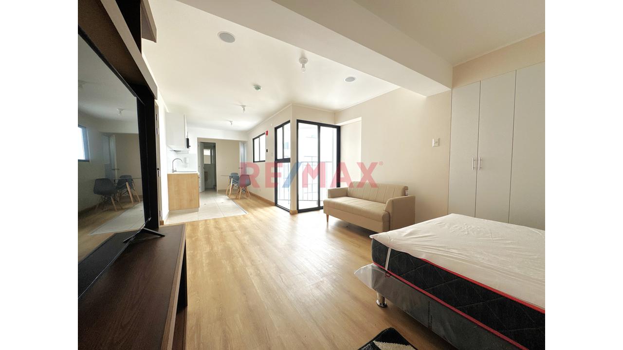 Loft Amoblado En Alquiler – Lince, Límite Con San Isidro - 1