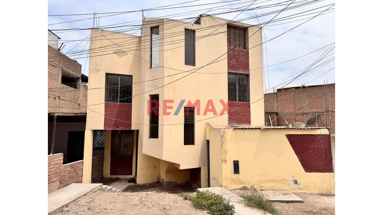 Casa En Vetanilla De 2 Piso Mas Azotea